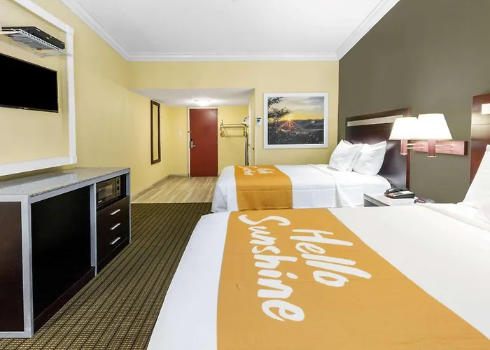 Days Inn by Wyndham Nanuet / Spring Valley