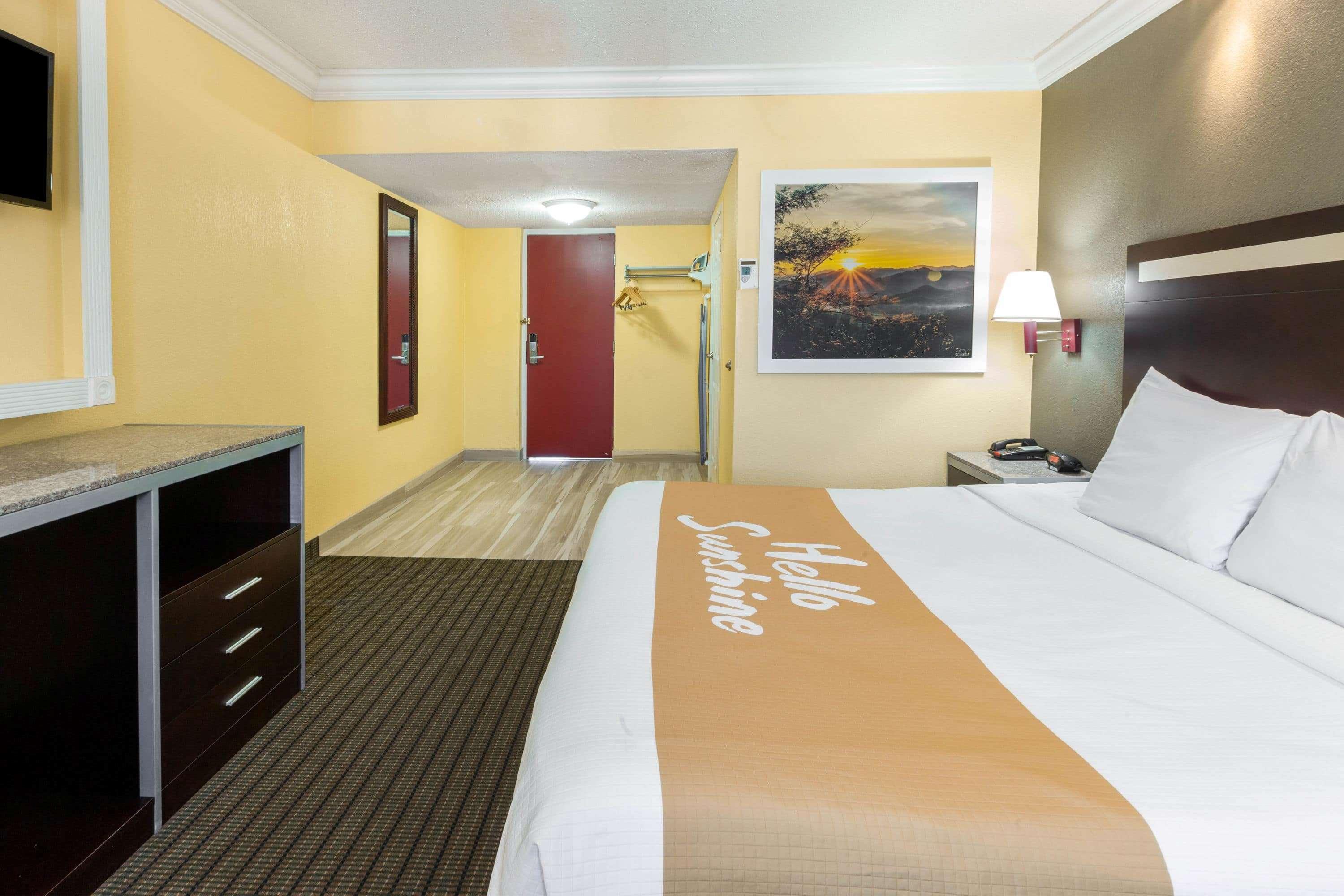 Days By Wyndham / Spring Valley Hotel Nanuet