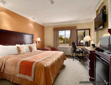 Days By Wyndham / Spring Valley Hotel