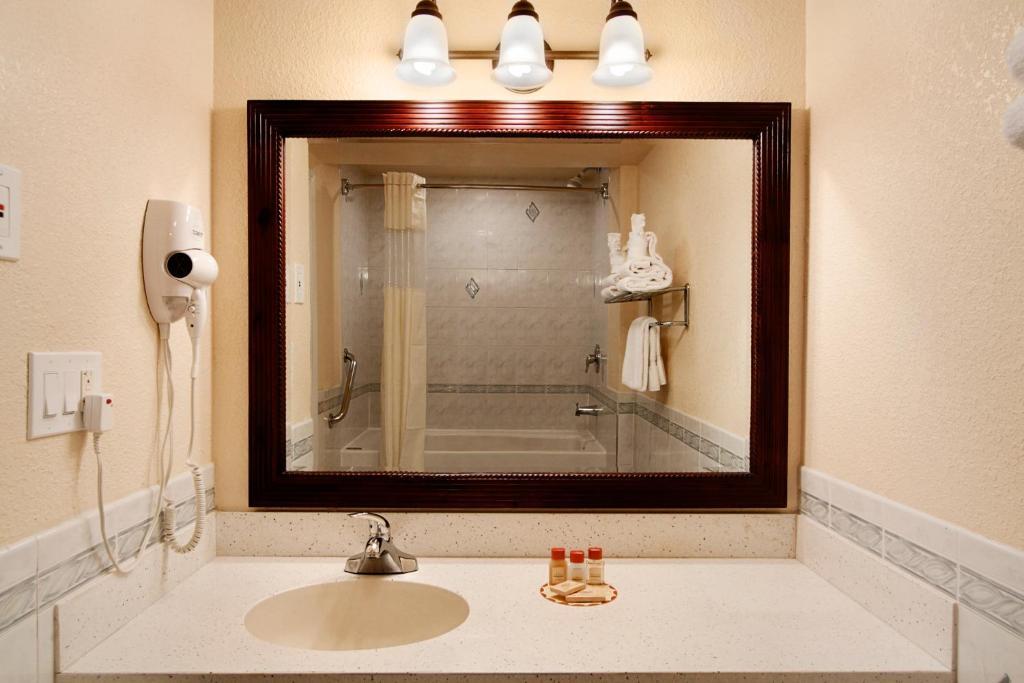 Days By Wyndham / Spring Valley Hotel 2*