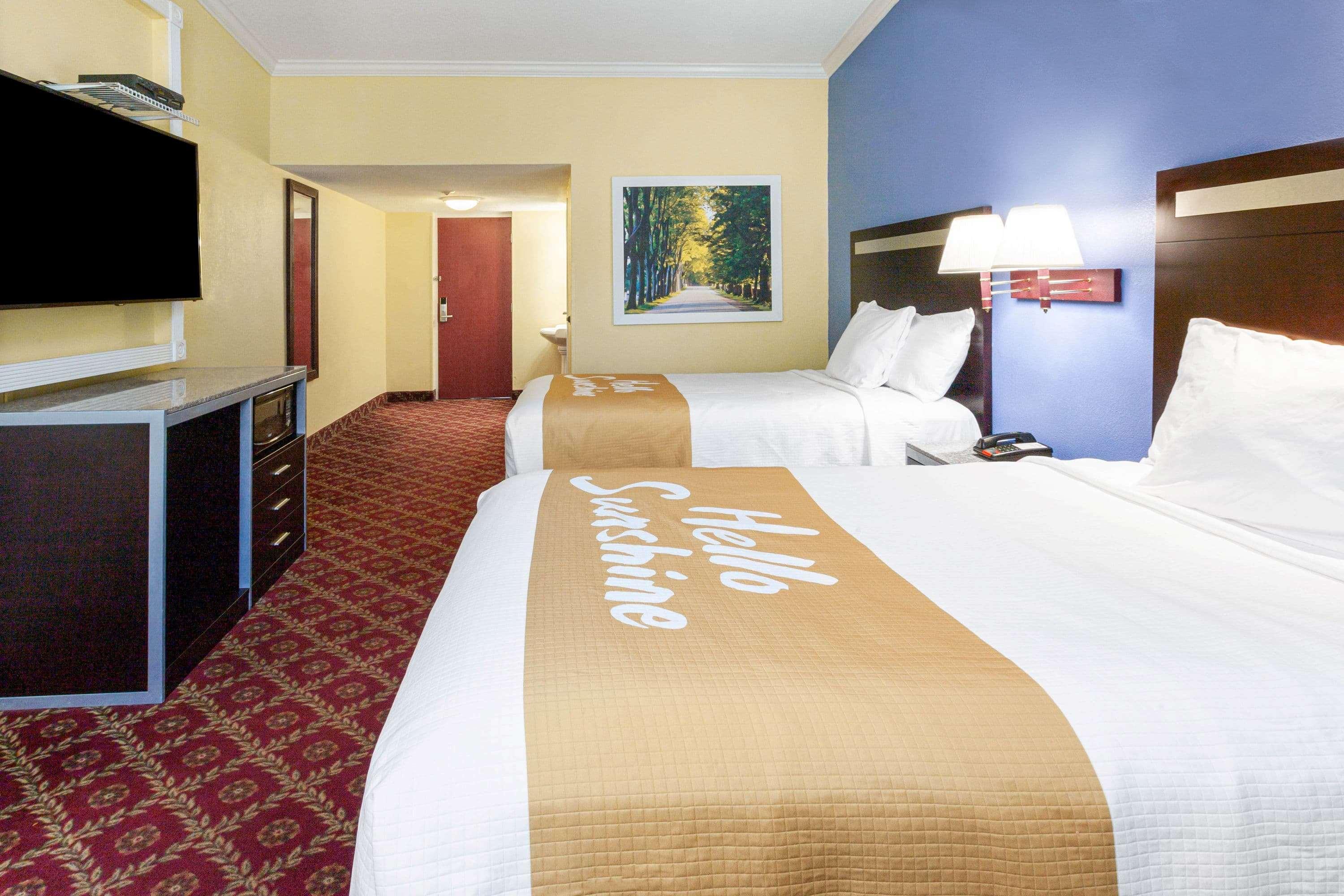 Days By Wyndham / Spring Valley Hotel